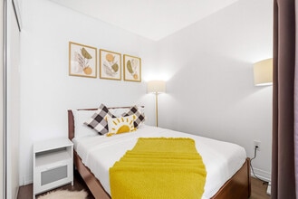 186 Jarvis St, Unit SI ID1500036P in Toronto, ON - Building Photo - Building Photo