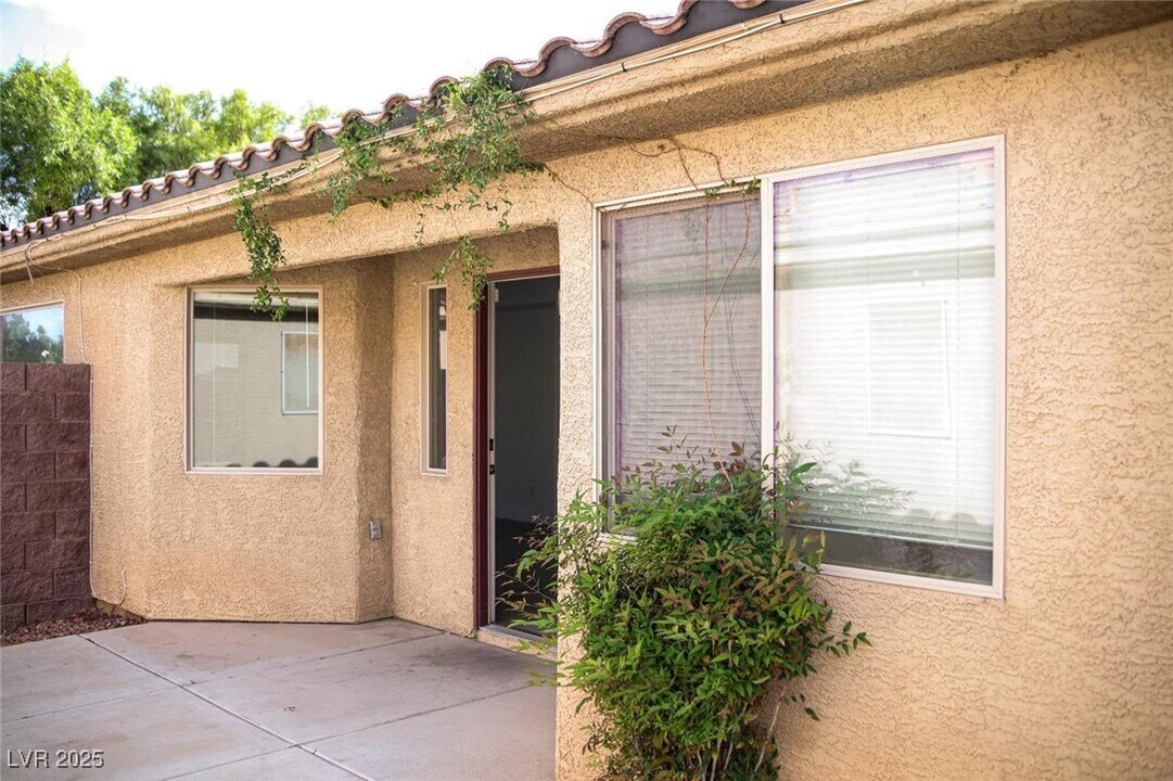 3438 Blue Ash Ln in Las Vegas, NV - Building Photo