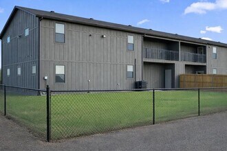 26216 N 2960 Rd in Cashion, OK - Building Photo - Building Photo