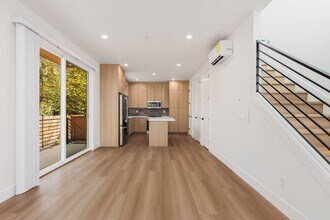 106 6th St South in Kirkland, WA - Building Photo - Building Photo