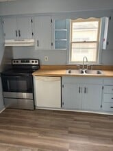 1019 W 5th St in Waterloo, IA - Building Photo - Building Photo