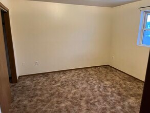 1112 Springbrook Ave, Unit A in Moosic, PA - Building Photo - Building Photo