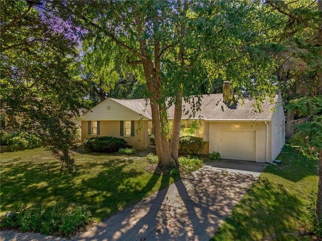 4509 Laguna Dr in Minneapolis, MN - Building Photo - Building Photo