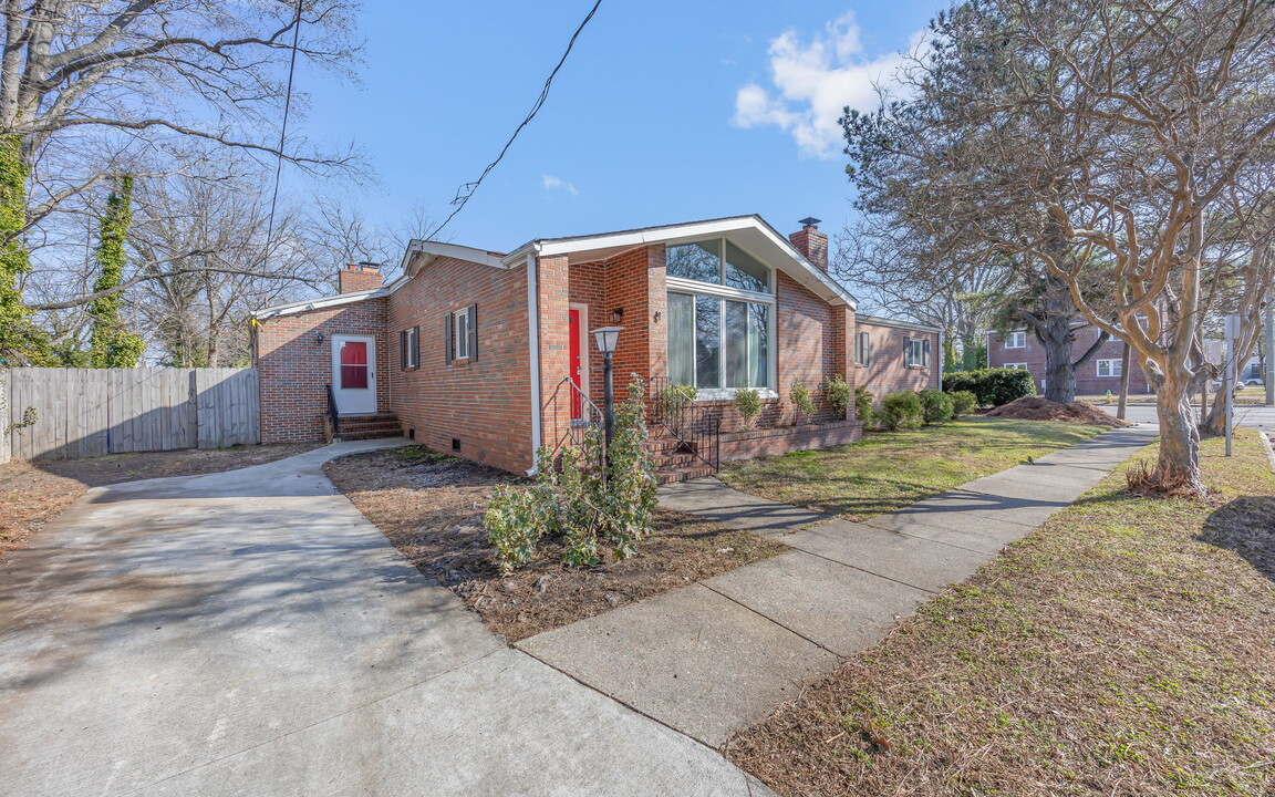 1000 Oaklawn Ave in Norfolk, VA - Building Photo