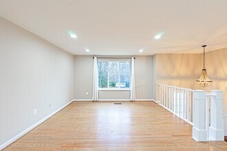 9705 Locust Hill Dr in Great Falls, VA - Building Photo - Building Photo