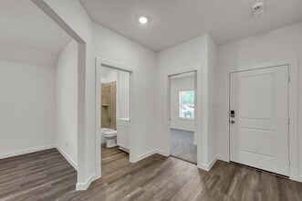 647 Delicate Arch Dr in Conroe, TX - Building Photo - Building Photo