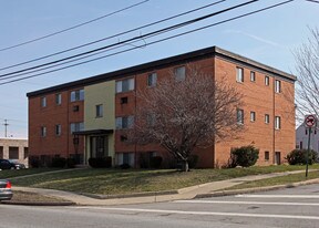 4655 Ridge Rd Apartamentos