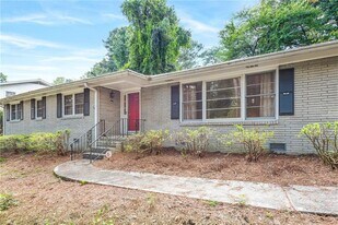 1973 Desmond Dr in Decatur, GA - Building Photo