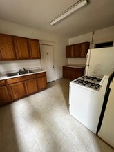 1242 E Mifflin St, Unit 2 in Madison, WI - Foto de edificio - Building Photo