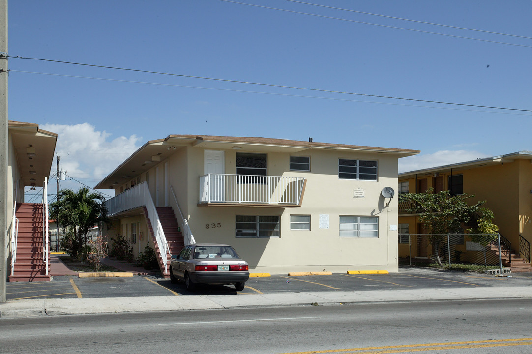 Marj II Apartments in Hialeah, FL - Foto de edificio