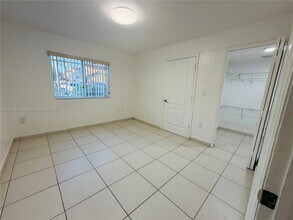 17302 NW 74th Ave in Hialeah, FL - Building Photo - Building Photo