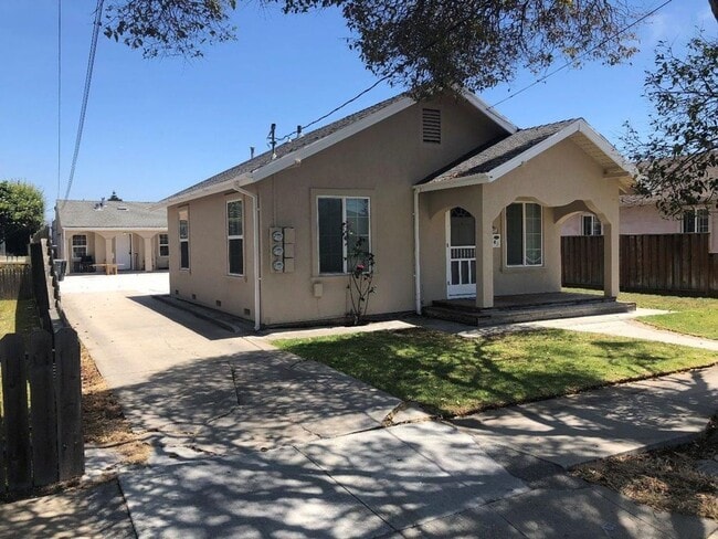 43 Villa St in Salinas, CA - Building Photo - Building Photo