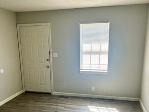 16 Rossfield Cv, Unit L in Jackson, TN - Building Photo - Building Photo