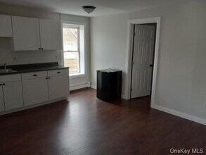 31 Main St-Unit -3G in Warwick, NY - Building Photo - Building Photo