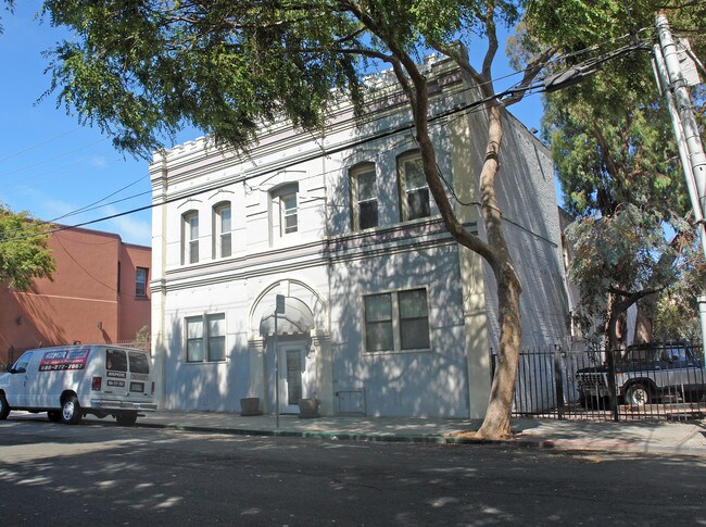 18 Washington Ave in Richmond, CA - Foto de edificio - Building Photo