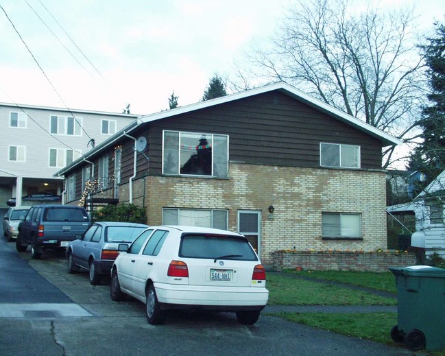 9305 Linden Ave N in Seattle, WA - Building Photo - Building Photo