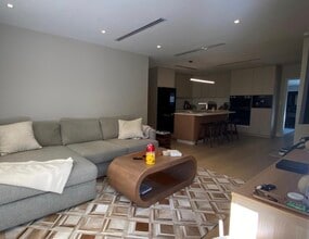 1277 SW 19th St in Miami, FL - Foto de edificio - Building Photo