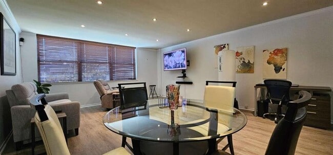 2965 Pharr Ct S Northwest in Atlanta, GA - Foto de edificio - Building Photo