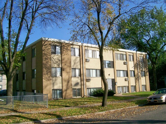705 Jackson St NE in Minneapolis, MN - Foto de edificio - Building Photo