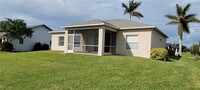 902 SW 21st Ln in Cape Coral, FL - Foto de edificio - Building Photo