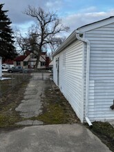 1326 Davis St in Ypsilanti, MI - Building Photo - Building Photo