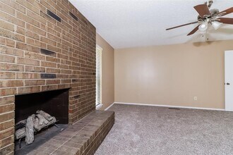 2013 Bonnycastle Ln in Yukon, OK - Building Photo - Building Photo