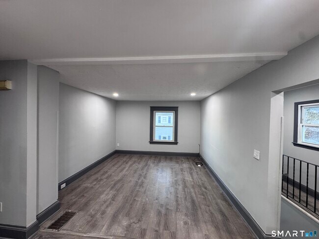 95 New Canaan Ave in Norwalk, CT - Building Photo - Building Photo