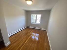 61 Selkirk Rd, Unit 10 Apartamentos