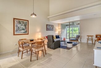 8370 Wingate Dr in Sarasota, FL - Building Photo - Building Photo