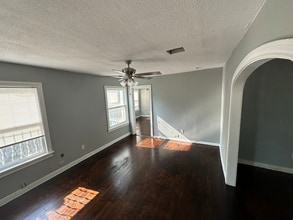 256 Oriental Ave in San Antonio, TX - Building Photo - Building Photo