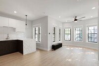 7742 N Eastlake Ter, Unit 1e in Chicago, IL - Building Photo - Building Photo