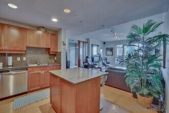 1240 India St in San Diego, CA - Foto de edificio - Building Photo