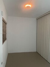 5111 W Oakland Park Blvd in Lauderdale Lakes, FL - Building Photo - Building Photo