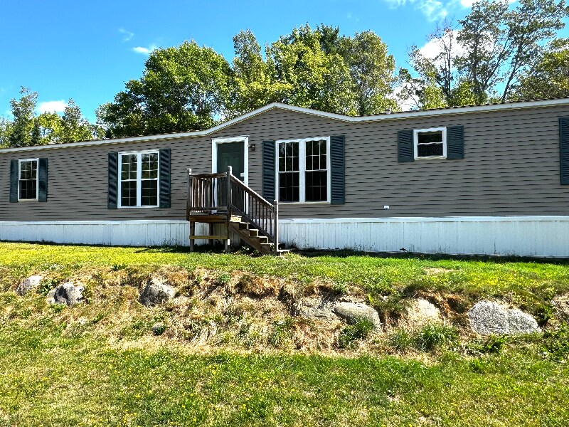 19 Maple St in Kenduskeag, ME - Building Photo