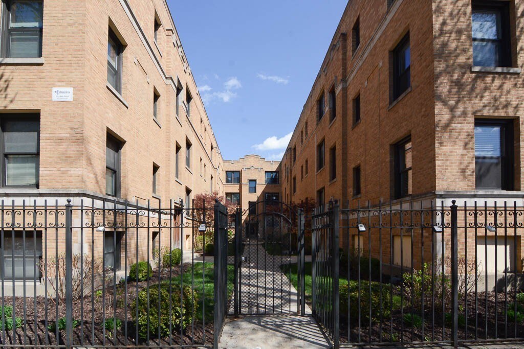 2617 N Spaulding Ave in Chicago, IL - Building Photo