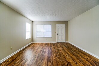 7950 Dolmen Dr in Blacklick, OH - Building Photo - Building Photo