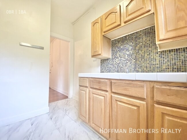 532 S Coronado St, Unit 108 in Los Angeles, CA - Building Photo - Building Photo