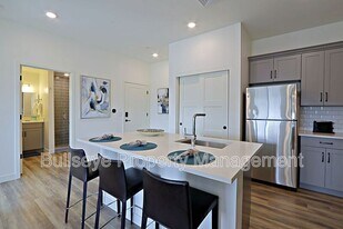 475 N 9th St in Phoenix, AZ - Building Photo