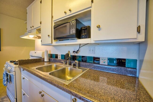 property at 355 Kalanianaole St