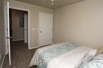 Green Stone Apartments in Oklahoma City, OK - Building Photo - Interior Photo