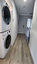 4651 W 18th St in Los Angeles, CA - Building Photo - Building Photo