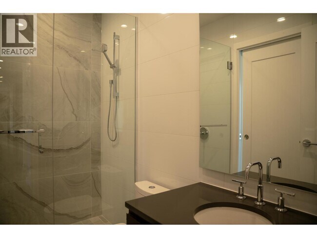 5681 Birney Ave in Vancouver, BC - Building Photo - Building Photo