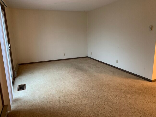 212 Fulton St in Eau Claire, WI - Foto de edificio - Building Photo