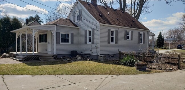 1820 Belton St in Garden City, MI - Building Photo - Building Photo