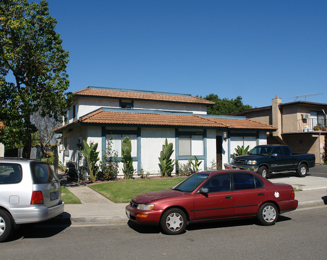 6561 Westpark Pl in Westminster, CA - Building Photo - Building Photo