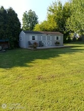 7404 Boyertown Pike, Unit 7404 Boyertown Pike Apt B in Douglassville, PA - Foto de edificio - Building Photo