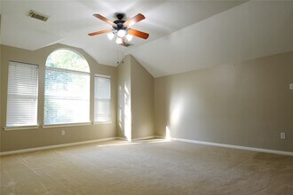 38 Windswept Oaks Pl in Conroe, TX - Foto de edificio - Building Photo