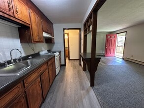 Brookside Apartments in Westfield, MA - Building Photo - Building Photo