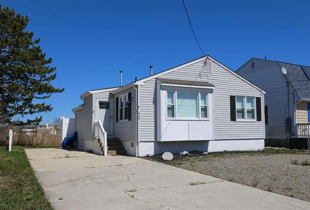 547 Caverly Dr in Brigantine, NJ - Foto de edificio