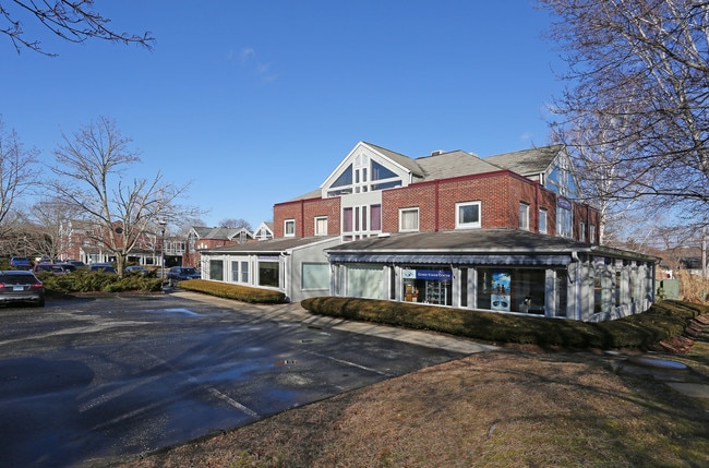 90 Main St